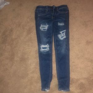 Barely worn ripped American Eagle Jeans
